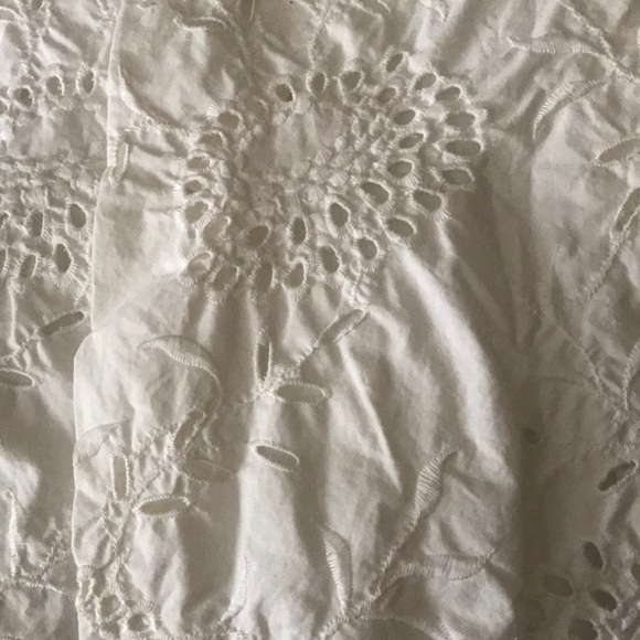 High-Waisted Like New White Lace Express Skirt - Picture 8 of 8